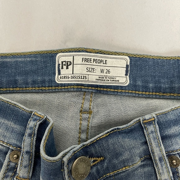 Free People Button Fly Skinny Raw Hem Crop Jeans Size W26 - Picture 6 of 11